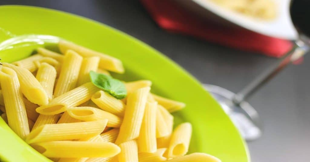 “Girl Dinner”: The Viral TikTok Trend That Redefined Mealtime Minimalism
