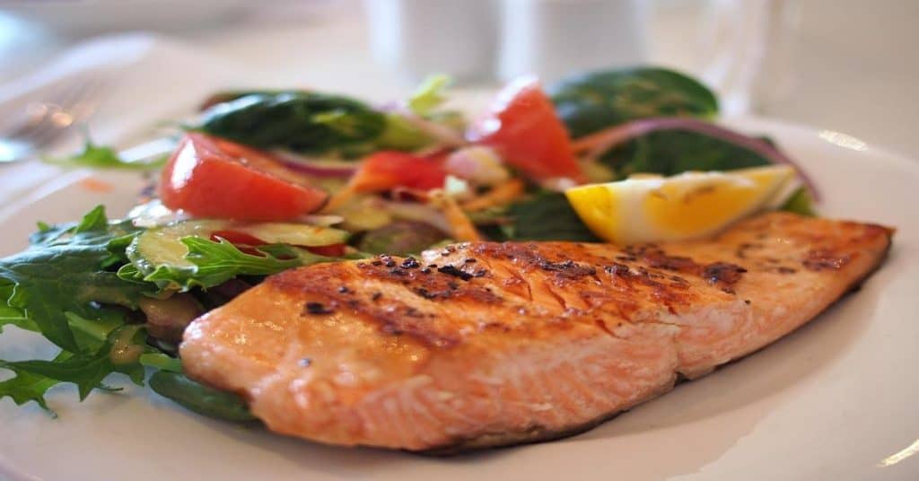 Easy Honey Garlic Glazed Salmon (Done in 15 Minutes with Pantry Staples) Easy Honey Garlic Glazed Salmon (Done in 15 Minutes with Pantry Staples)